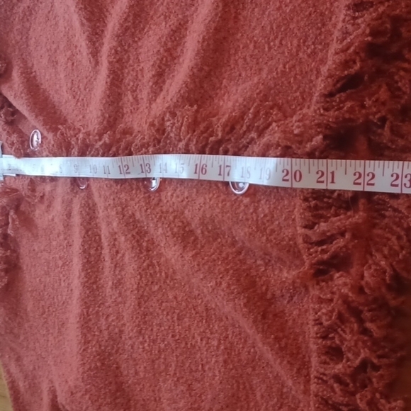 Dress Barn 23% wool burnt orange sweater. Fringe yarn style. Size large. - Picture 8 of 8